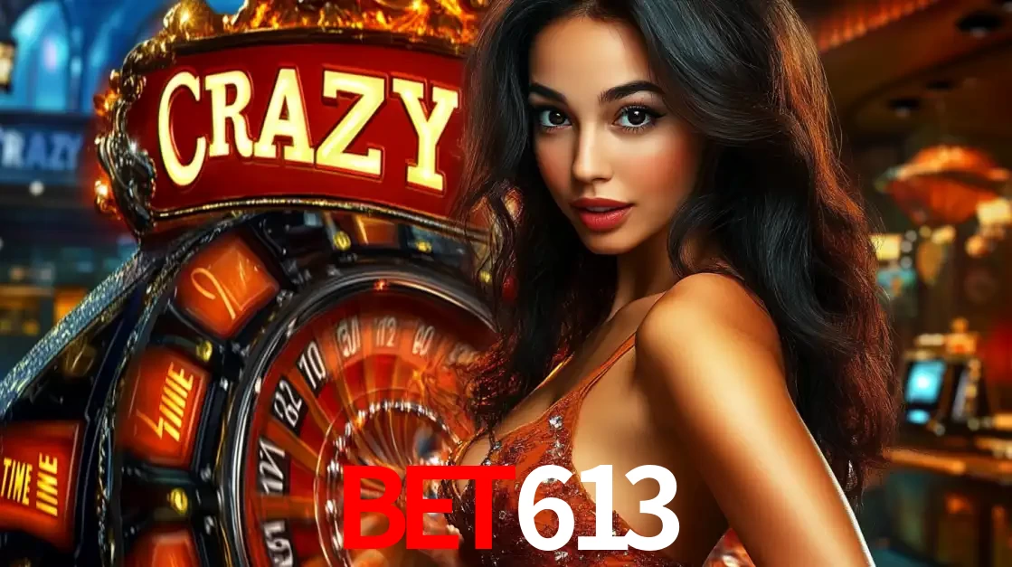 Mulher glamourosa olhando para a câmera com a roda vermelha do Crazy Time ao fundo em um ambiente de cassino, destacando a emoção dos jogos ao vivo no bet613.