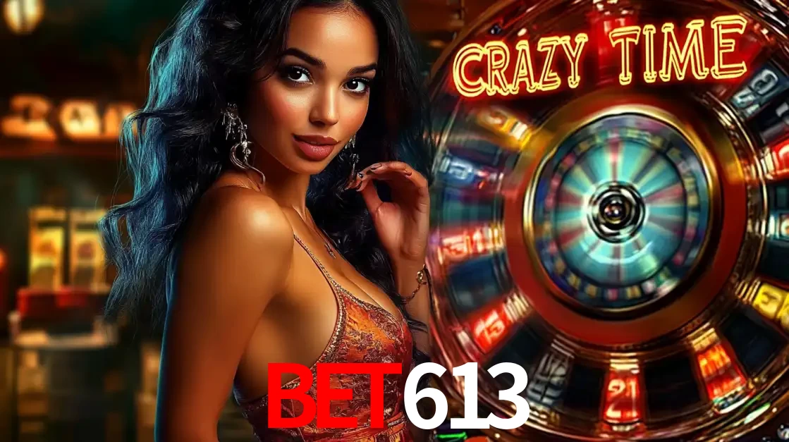 Mulher elegante ao lado da vibrante roda da fortuna do jogo de cassino ao vivo Crazy Time, um dos game shows mais populares e cheios de prêmios do bet613.